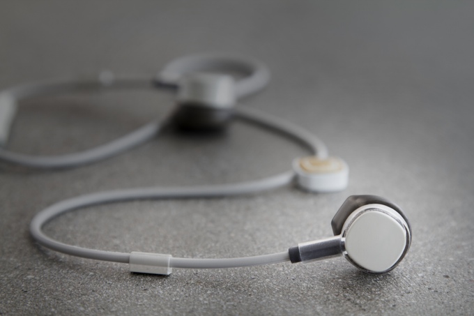 Bluetooth-наушники PUGZ способны заряжаться от смартфона (6 фото + видео)